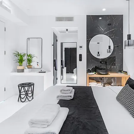 Tagoo Black Mykonos Hotel 4*