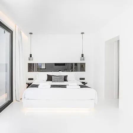 Hotel Tagoo Black Mykonos 4*
