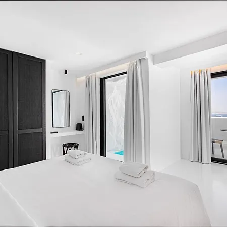 Tagoo Black Mykonos Hotel 4*