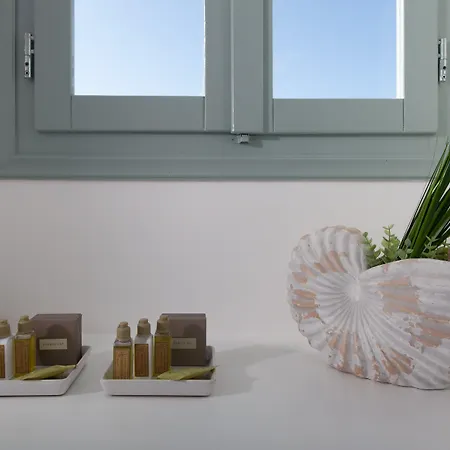 Tagoo Black Mykonos 4*