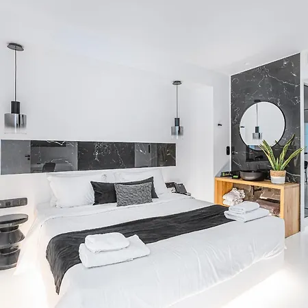 Tagoo Black Mykonos מלון 4*